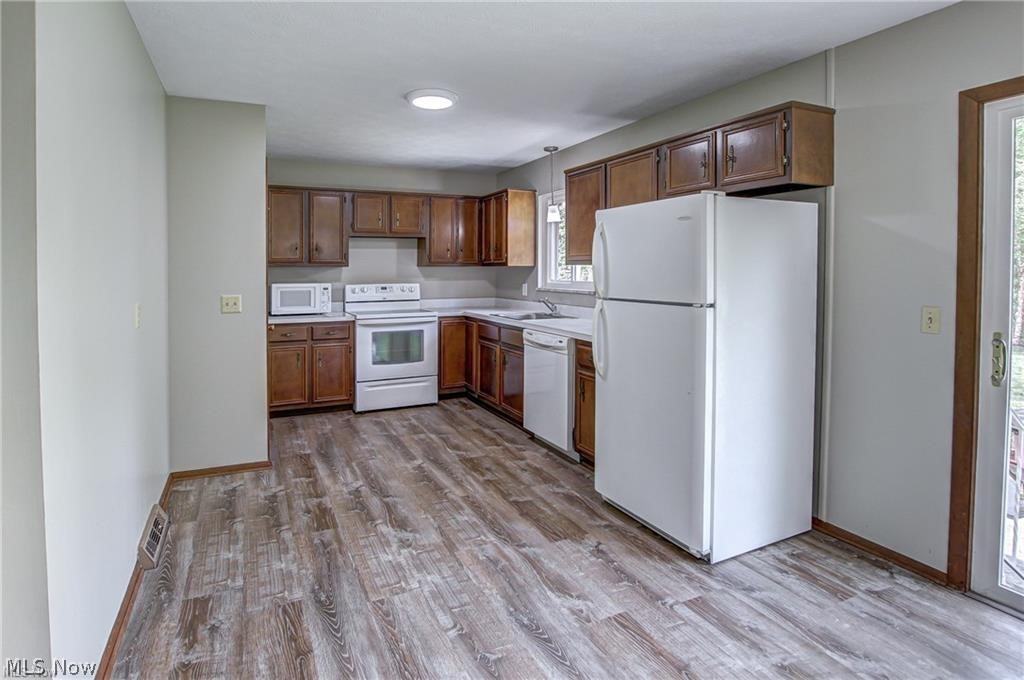 21002 Lunn Road Strongsville, OH 44149 - Photo 4 of 31