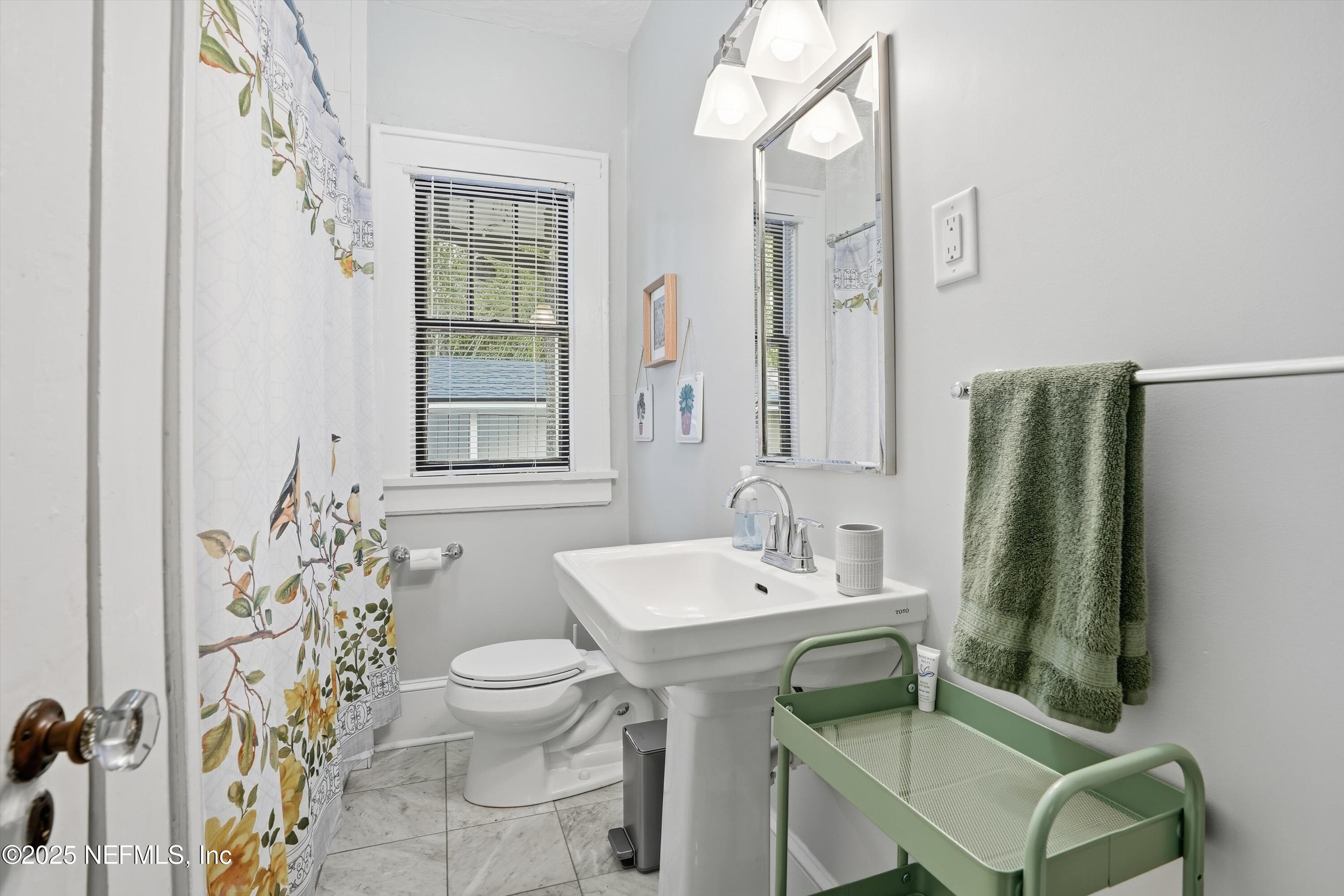 1220 Cherry Street Jacksonville, FL 32205 - Photo 22 of 47 Guest Bath