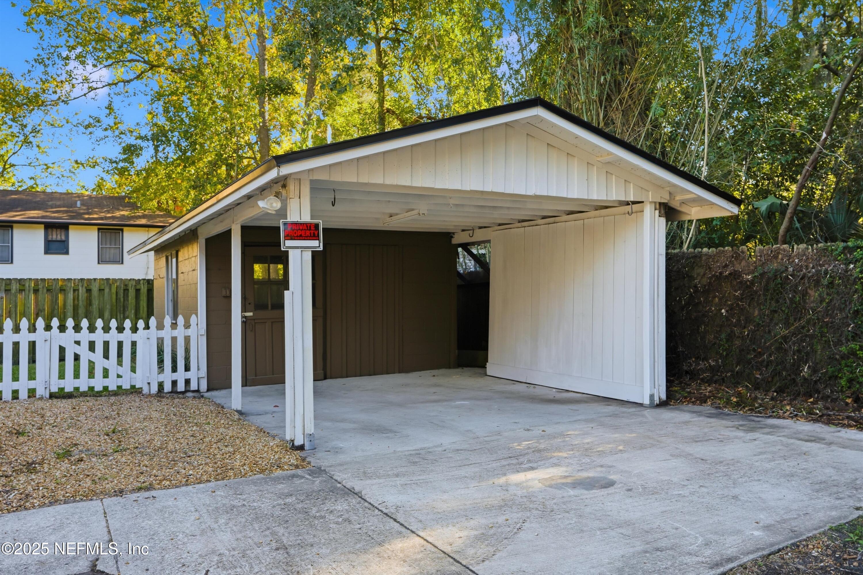 1220 Cherry Street Jacksonville, FL 32205 - Photo 30 of 47 Garage