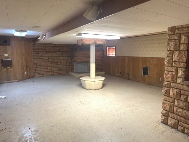 $489,000 | 6504 North Whipple Street, Chicago, IL 60645