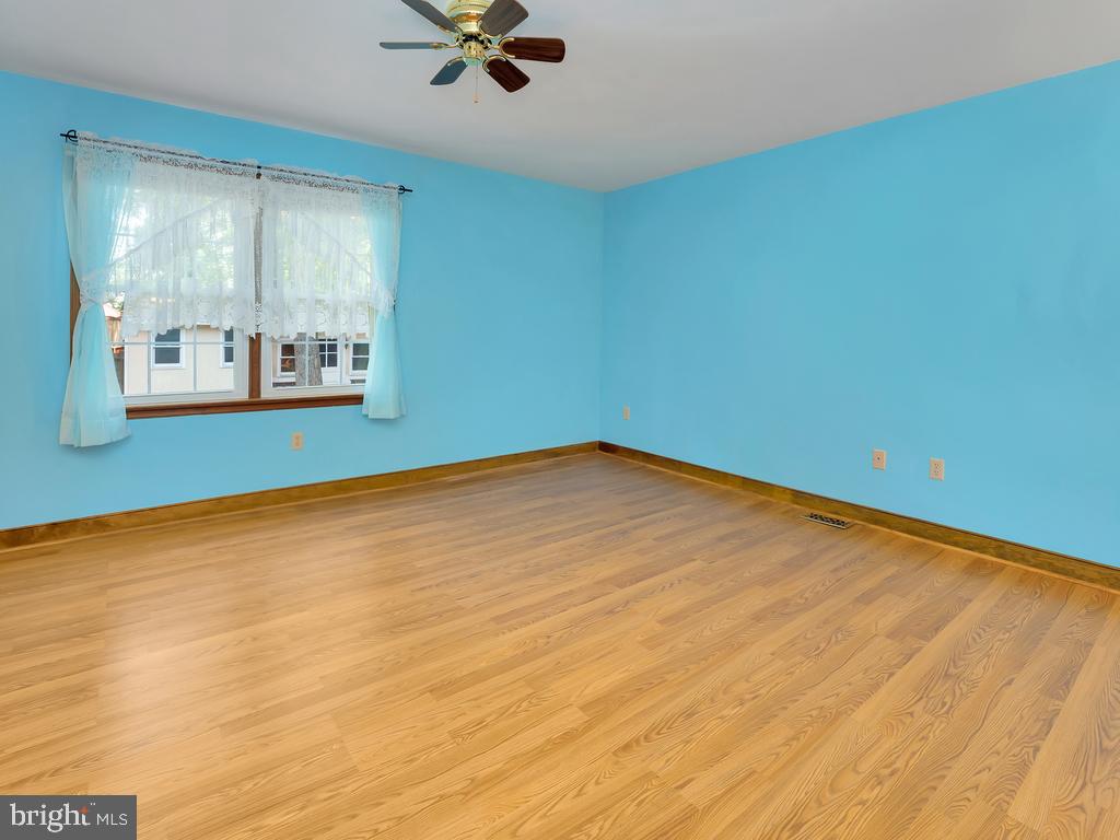 9817 Leavells Road Fredericksburg, VA 22407 - Photo 25 of 40 Owner's Bedroom