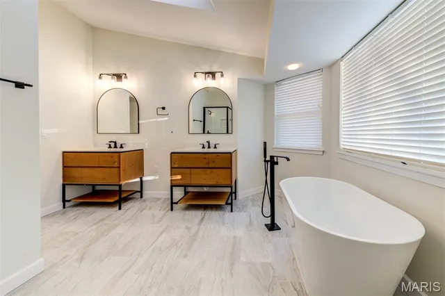 $3,300 | 16132 Sea Breeze Court, Grover, MO 63040