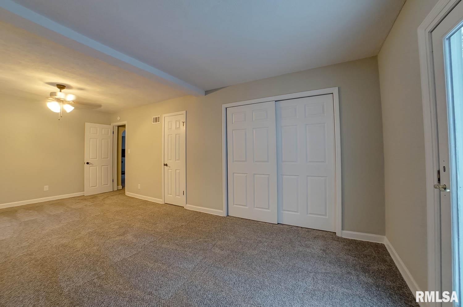 2037 South Walnut Street Springfield, IL 62704 - Photo 15 of 39