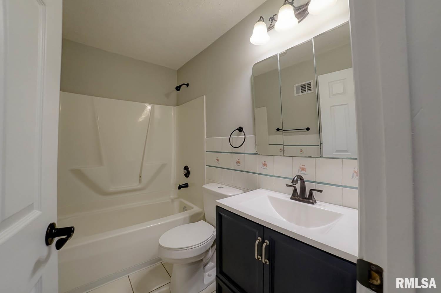 2037 South Walnut Street Springfield, IL 62704 - Photo 17 of 39