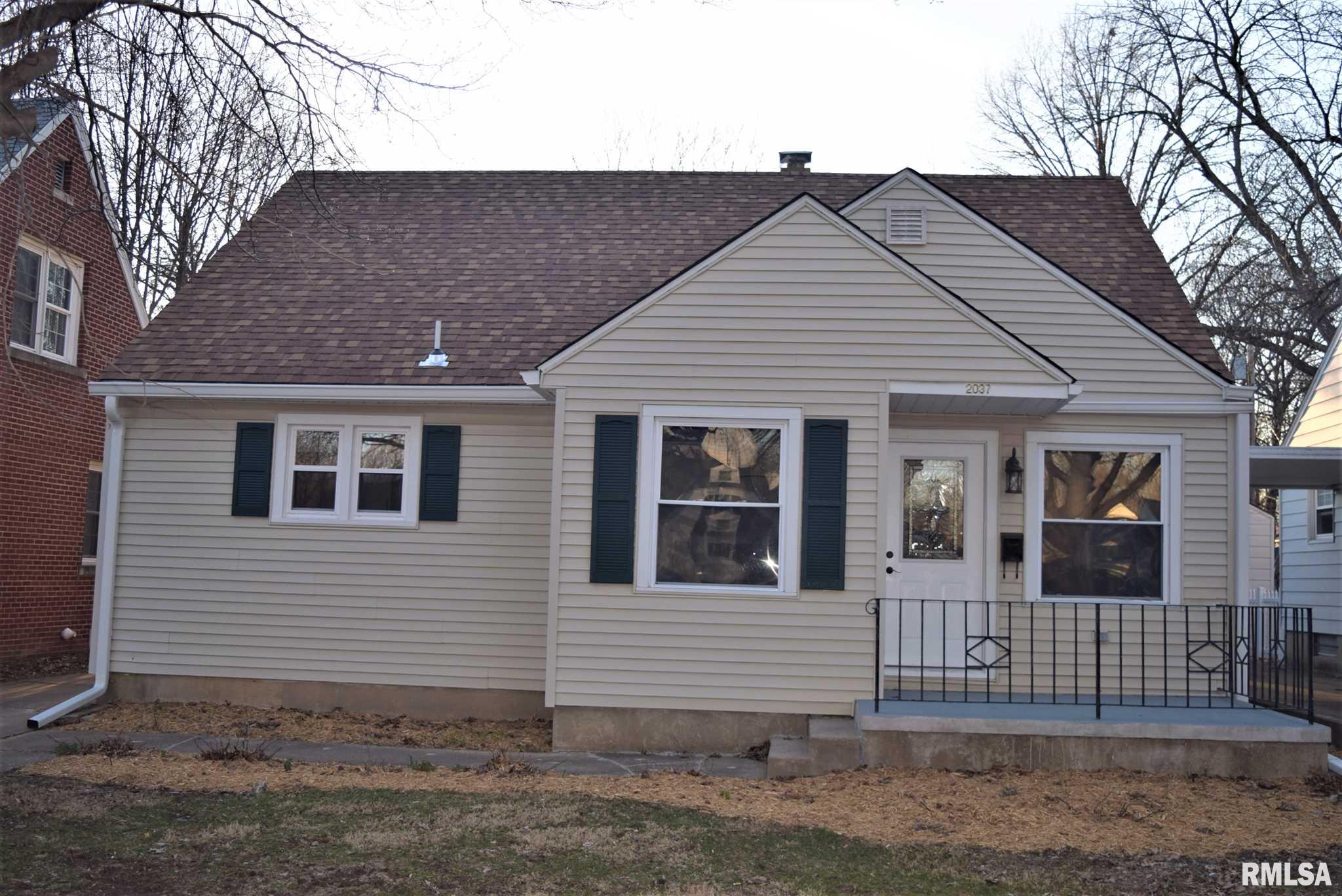 2037 South Walnut Street Springfield, IL 62704 - Photo 2 of 39