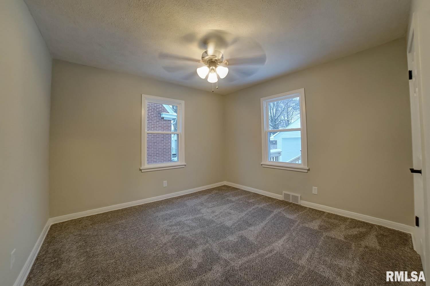 2037 South Walnut Street Springfield, IL 62704 - Photo 21 of 39