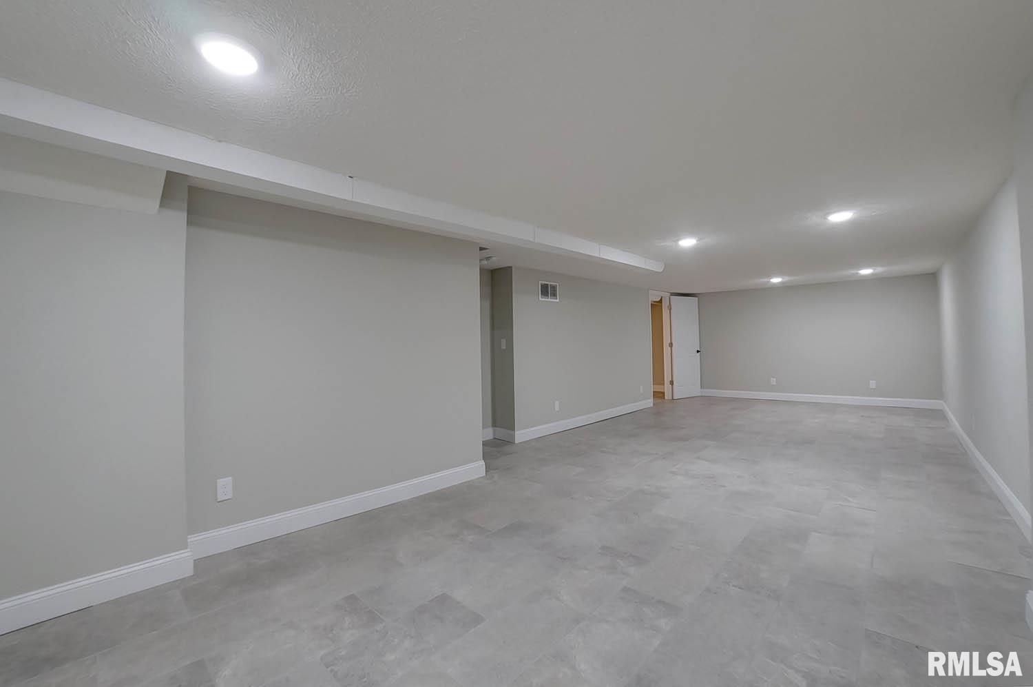 2037 South Walnut Street Springfield, IL 62704 - Photo 23 of 39