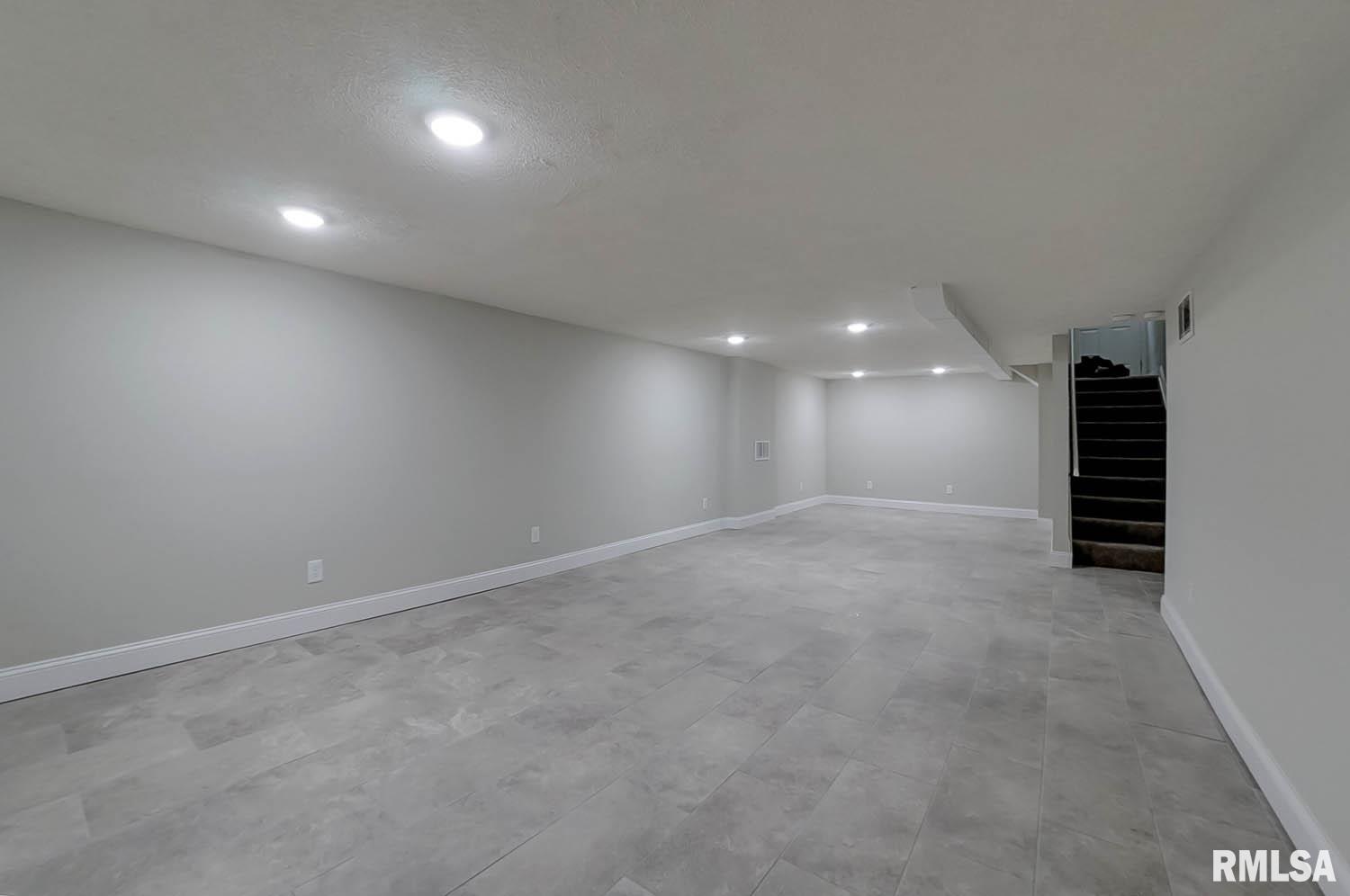 2037 South Walnut Street Springfield, IL 62704 - Photo 26 of 39