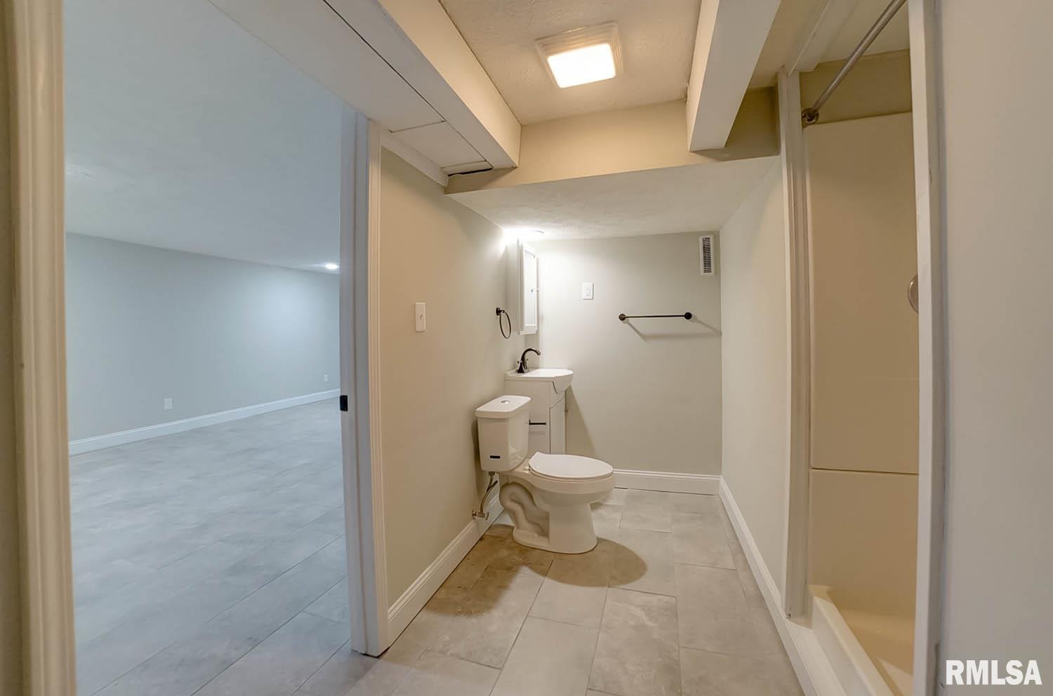2037 South Walnut Street Springfield, IL 62704 - Photo 27 of 39