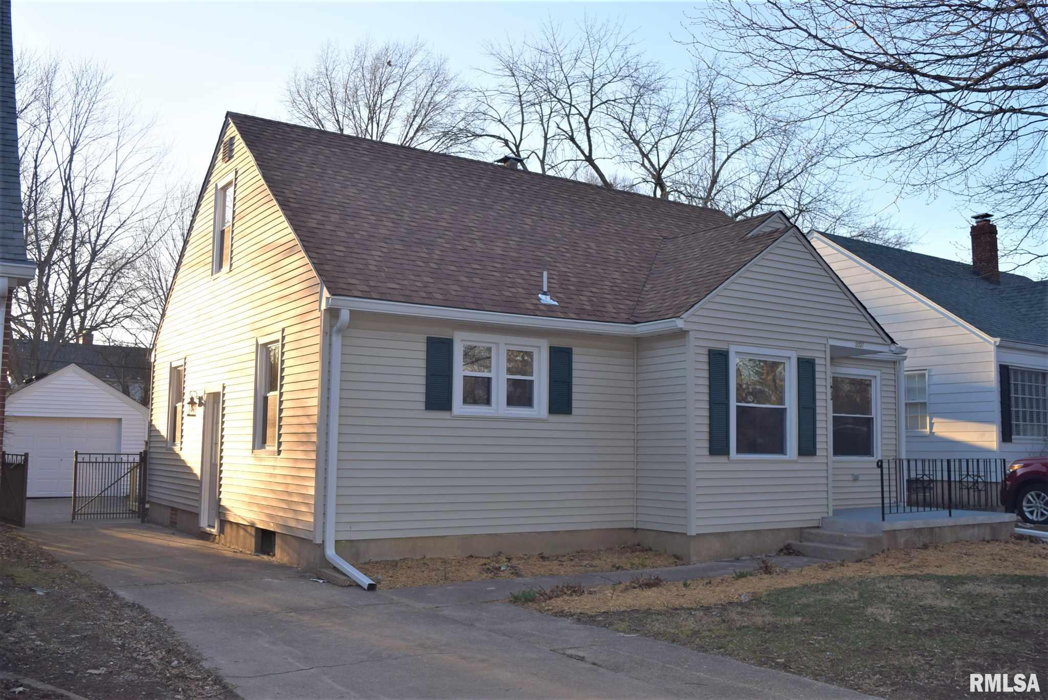 2037 South Walnut Street Springfield, IL 62704 - Photo 33 of 39