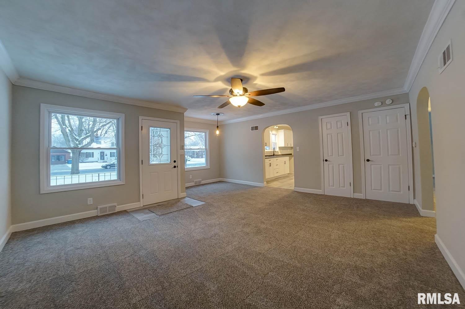 2037 South Walnut Street Springfield, IL 62704 - Photo 7 of 39