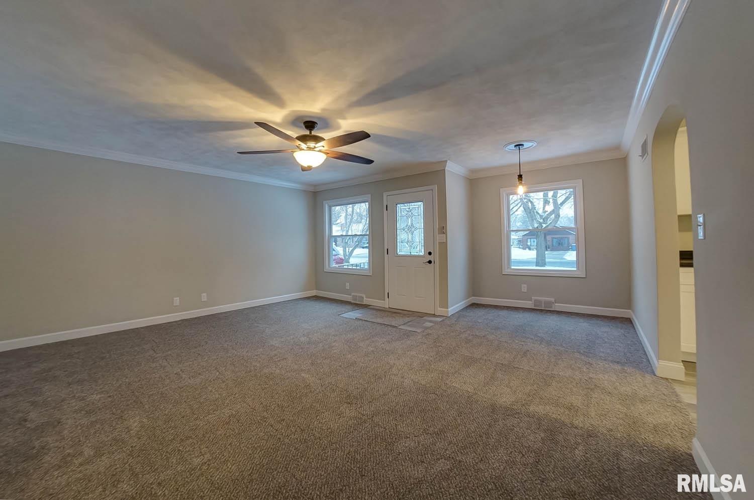 2037 South Walnut Street Springfield, IL 62704 - Photo 8 of 39