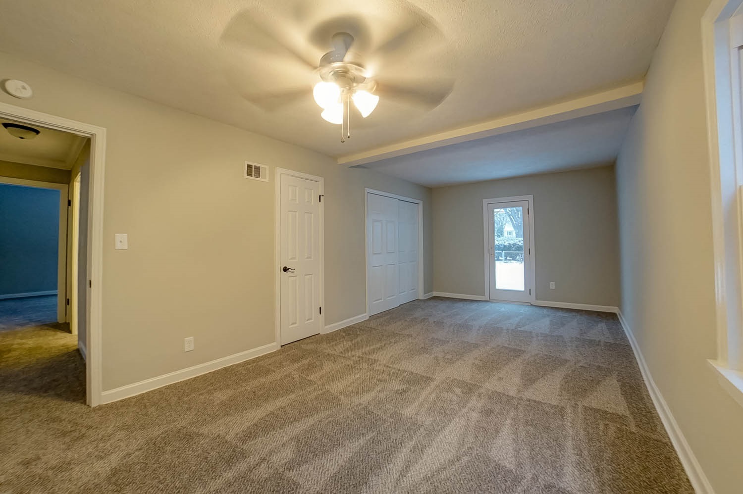 2037 South Walnut Street Springfield, IL 62704 - Photo 9 of 39