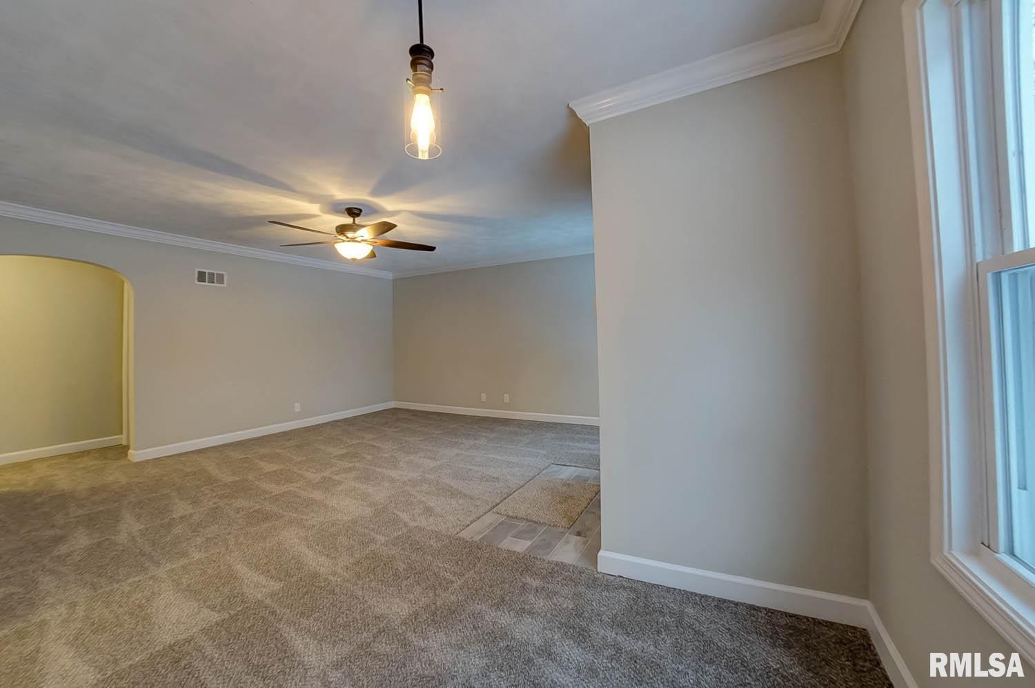 2037 South Walnut Street Springfield, IL 62704 - Photo 10 of 39