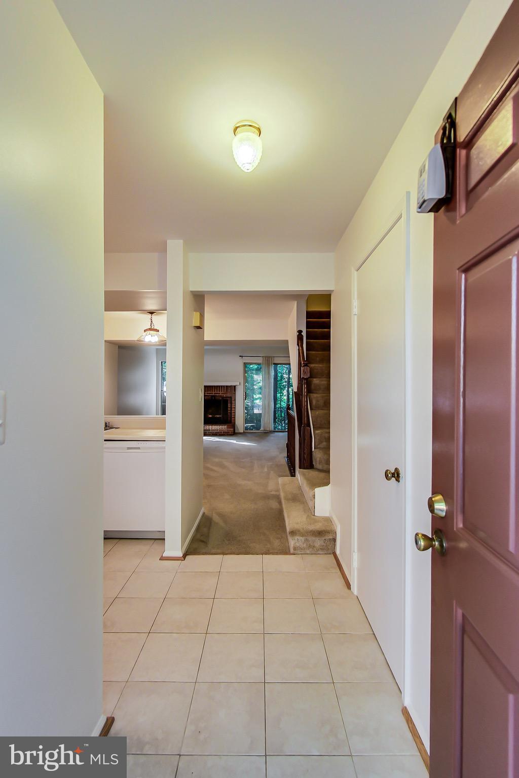 2048 Derby Ridge Lane, Unit 310 Silver Spring, MD 20910 - Photo 3 of 34 Main entry foyer.