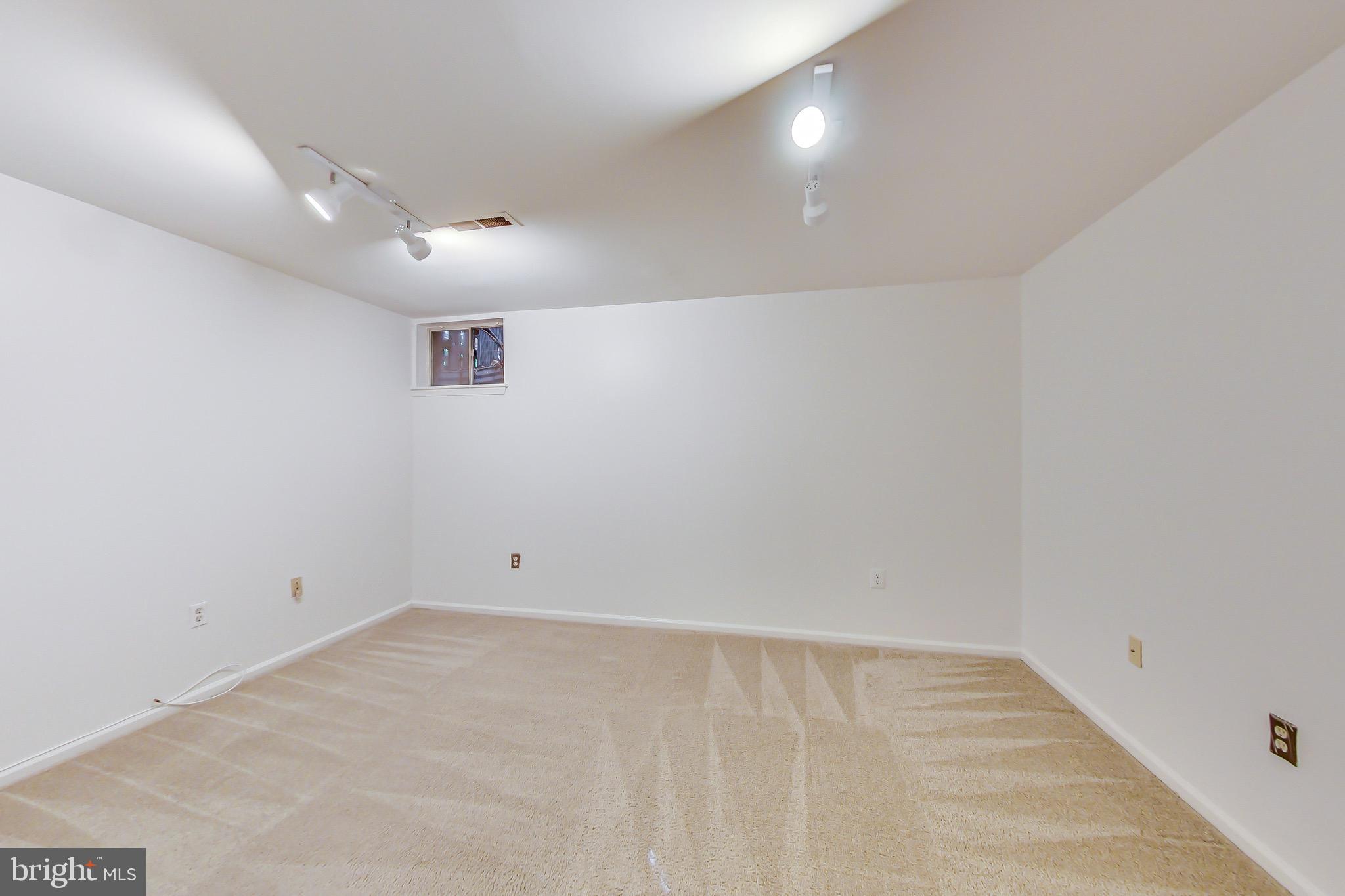 2048 Derby Ridge Lane, Unit 310 Silver Spring, MD 20910 - Photo 21 of 34