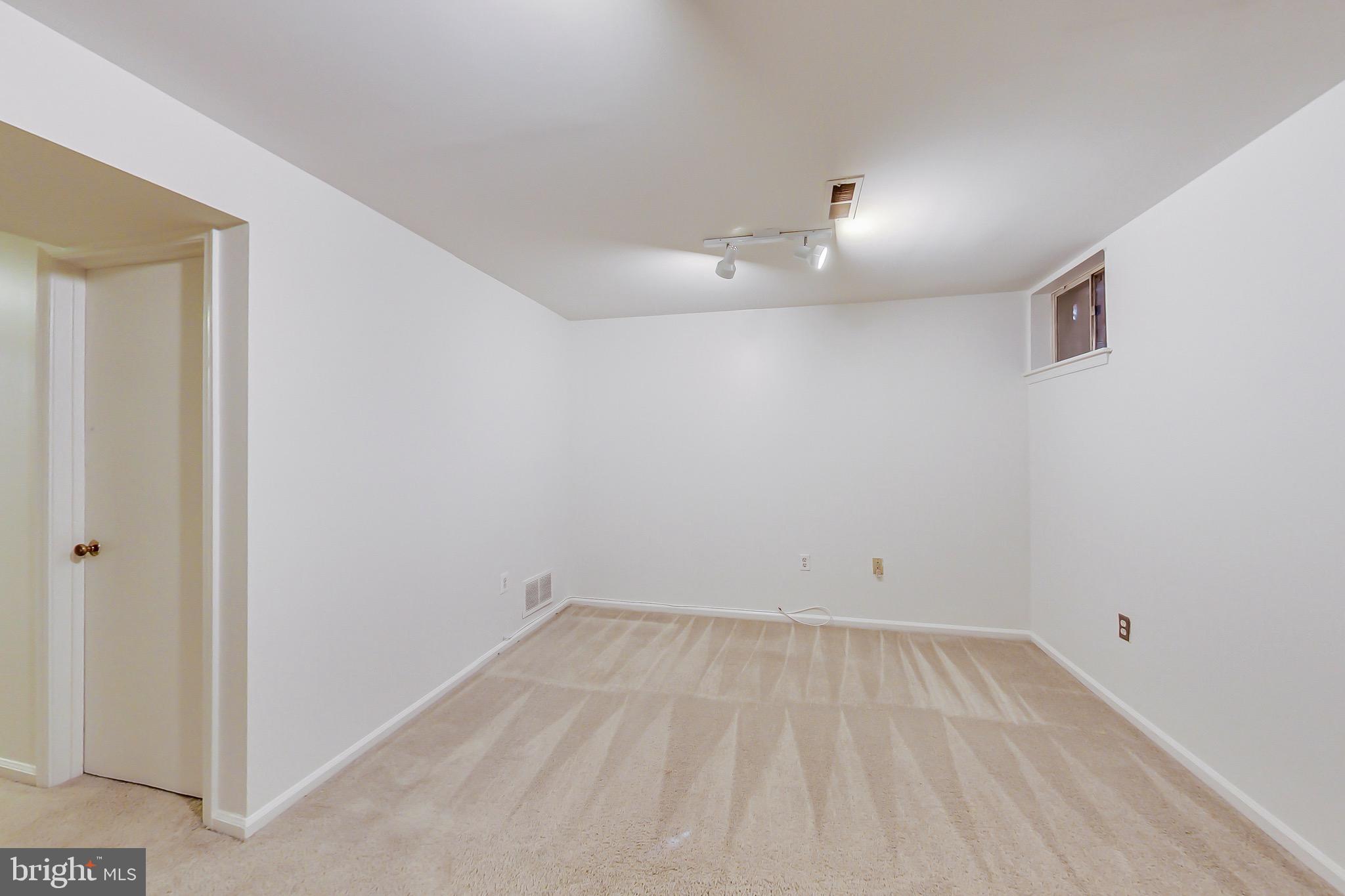 2048 Derby Ridge Lane, Unit 310 Silver Spring, MD 20910 - Photo 22 of 34