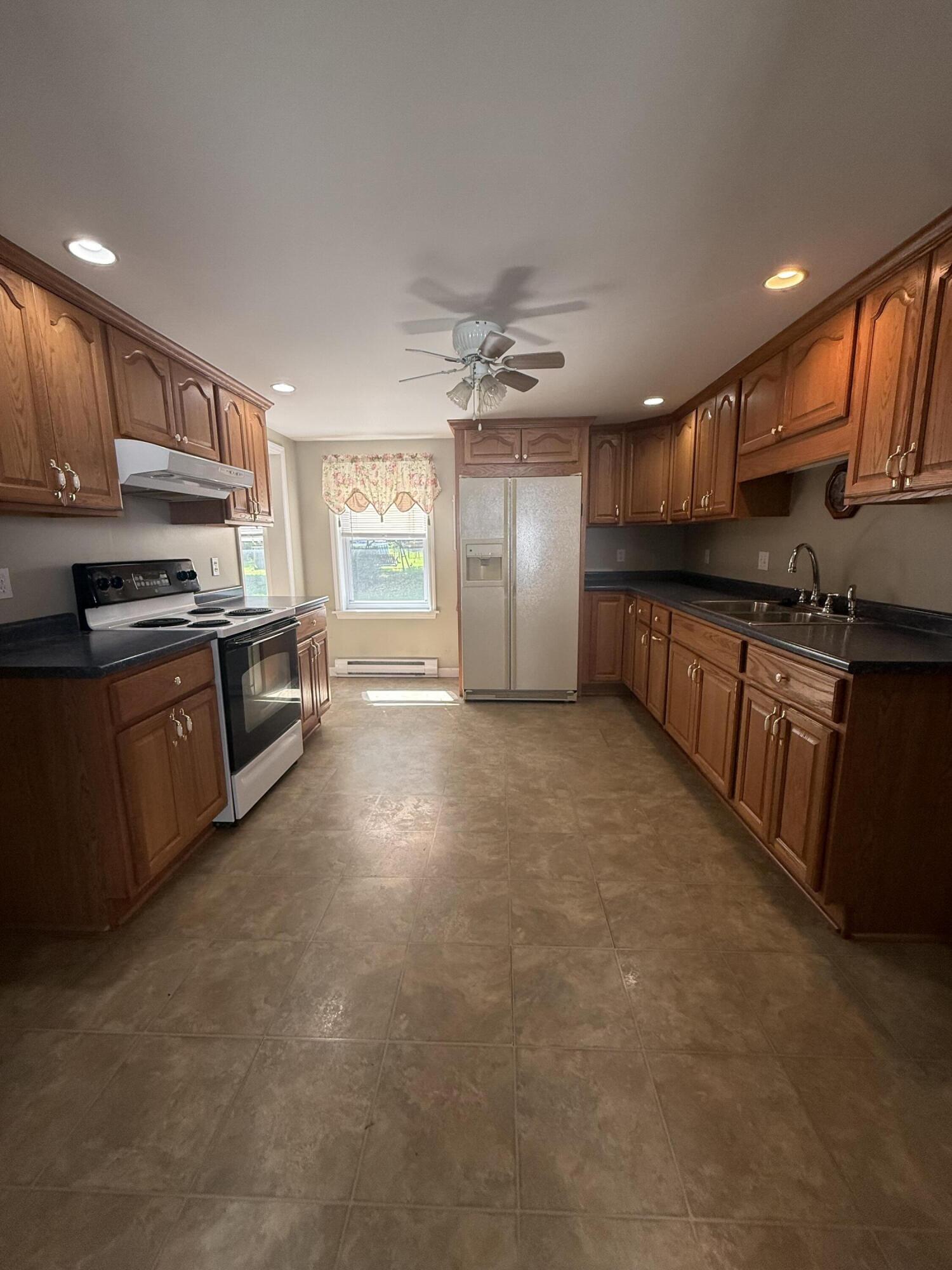 81 State Street Rouses Point, NY 12979 - Photo 2 of 26