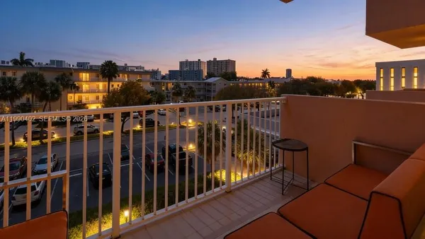 $1,750 | 2200 East Hallandale Beach Boulevard, Unit 408, Hallandale Beach, FL 33009