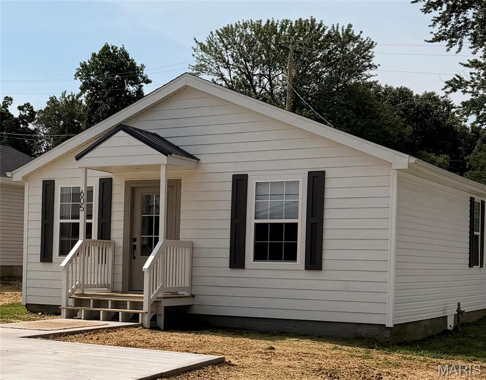 605 Court Street Bloomfield, MO 63825 - Photo 1 of 11