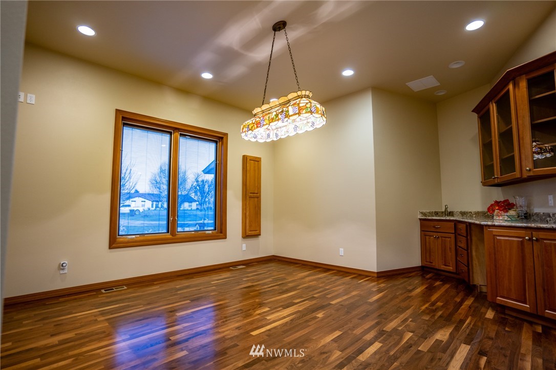 718 Young Road Northeast Moses Lake, WA 98837 - Photo 14 of 35 Gallery Image 14