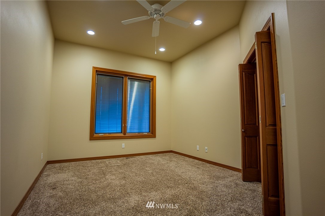 718 Young Road Northeast Moses Lake, WA 98837 - Photo 20 of 35 Gallery Image 20