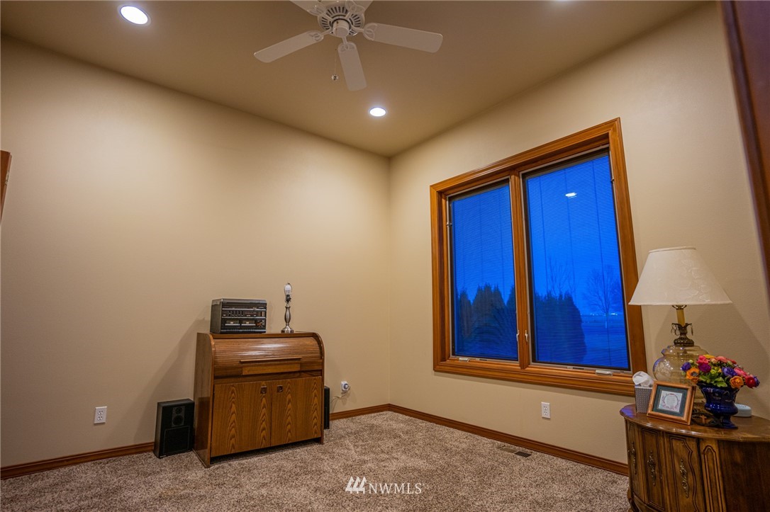 718 Young Road Northeast Moses Lake, WA 98837 - Photo 21 of 35 Gallery Image 21