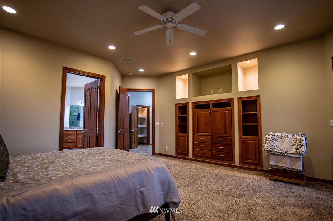 718 Young Road Northeast Moses Lake, WA 98837 - Photo 29 of 35 Gallery Image 29
