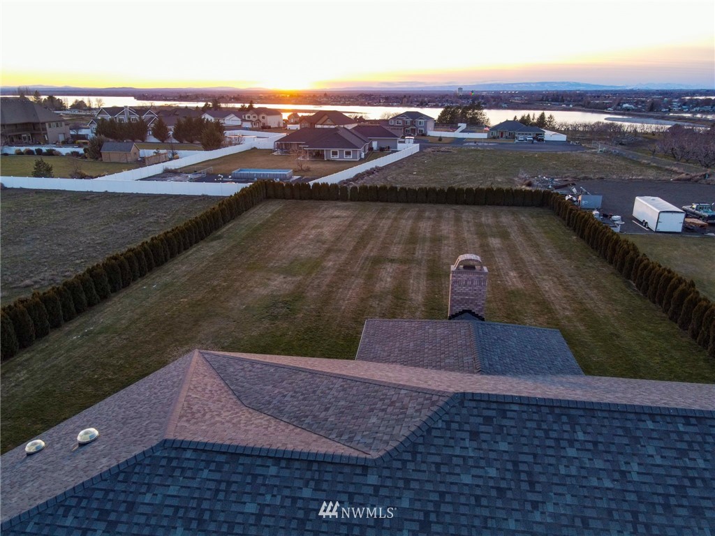 718 Young Road Northeast Moses Lake, WA 98837 - Photo 6 of 35 Gallery Image 6