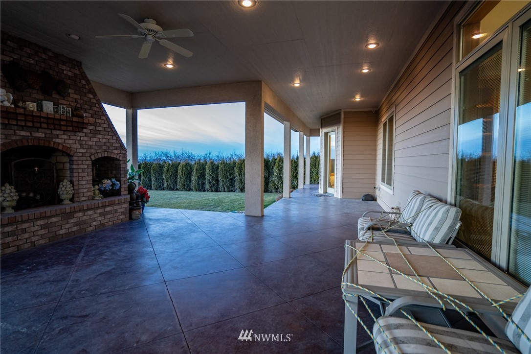 718 Young Road Northeast Moses Lake, WA 98837 - Photo 7 of 35 Gallery Image 7