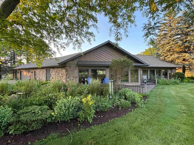 $654,900 | N2748 Alphorn Lane, Center, WI 54913