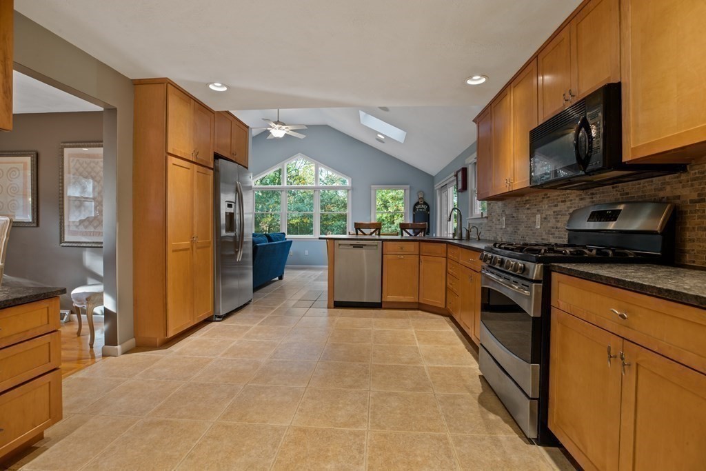 22 Borderland Road Sharon, MA 02067 - Photo 9 of 32 Gallery Image 9