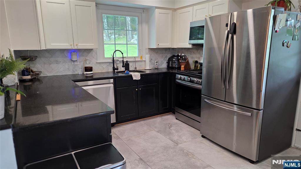 48 Knolls Road Bloomingdale, NJ 07403 - Photo 4 of 13 Gallery Image 4