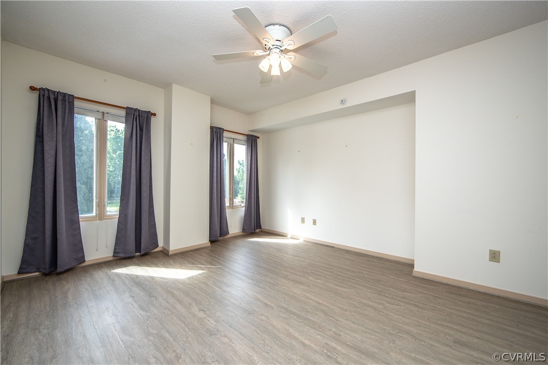 301 Beacon Ridge Drive, Unit 209 Hopewell, VA 23860 - Photo 21 of 36 Very nice sized 2nd bedroom off of dining area. G