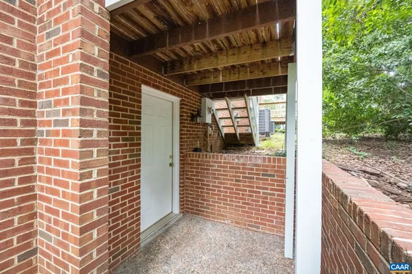 $375,000 | 2752 Hydraulic Road, Charlottesville, VA 22901