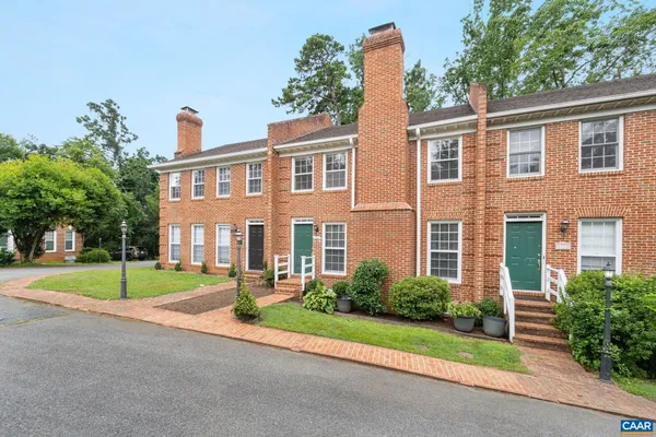 $375,000 | 2752 Hydraulic Road, Charlottesville, VA 22901