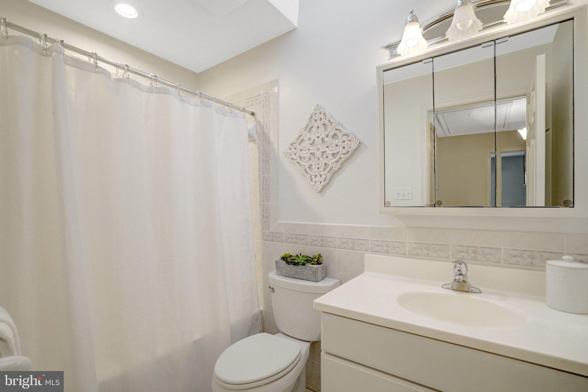 4409 Ferry Landing Road Alexandria, VA 22309 - Photo 40 of 68 Full bathroom/upper level