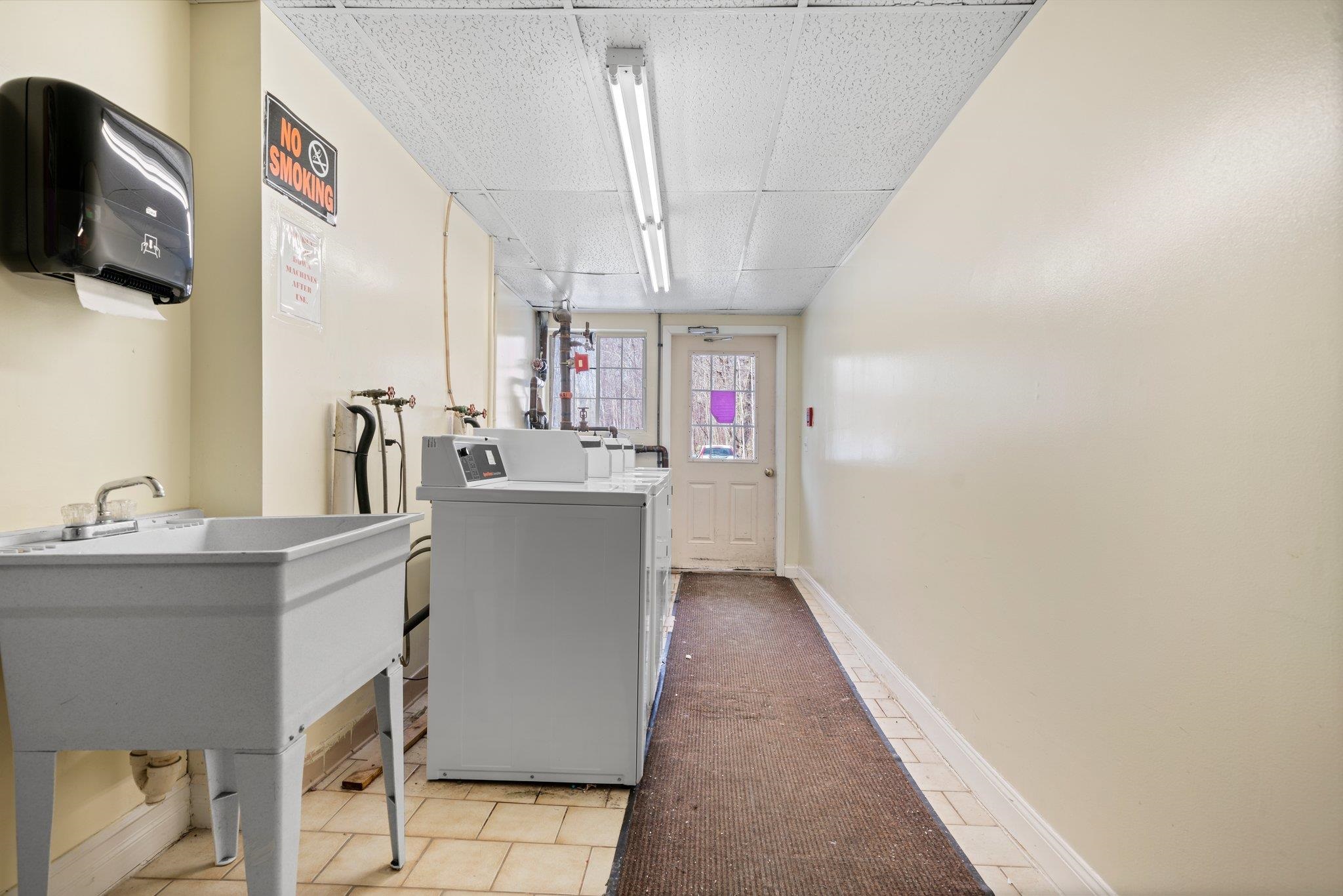 377 Huse Road, Unit 2 Manchester, NH 03103 - Photo 16 of 23