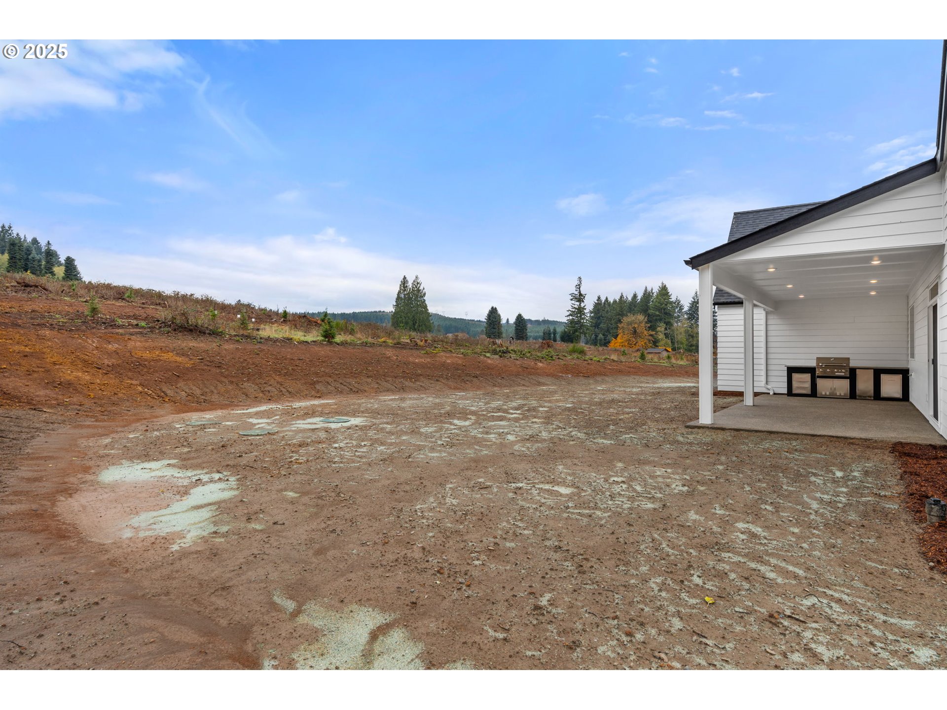 148 Fries Road Winlock, WA 98596 - Photo 30 of 39 a view of an ocean and beach
