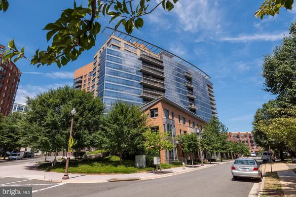 $3,850 | 2001 15th Street North, Unit 1001, Arlington, VA 22201