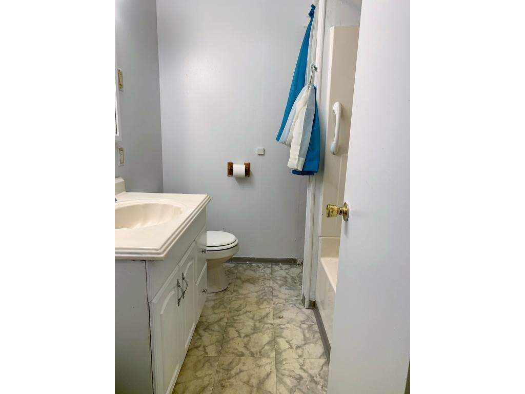 125 Ruth Street Southwest Abingdon, VA 24210 - Photo 14 of 15 Master Bath