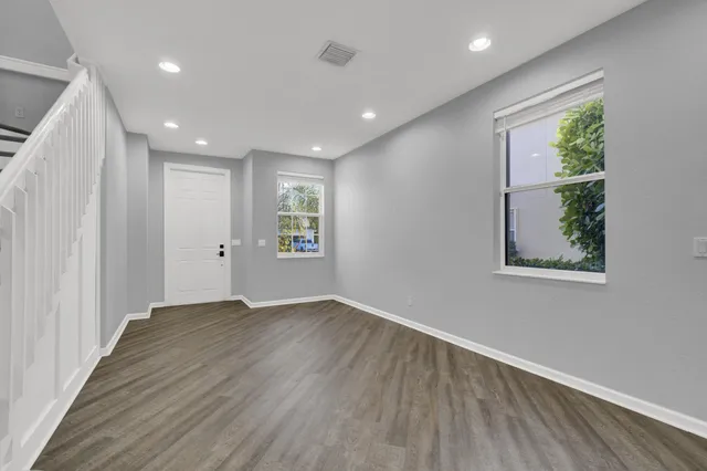 $699,000 | 6143 Southeast Crooked Oak Avenue, Hobe Sound, FL 33455