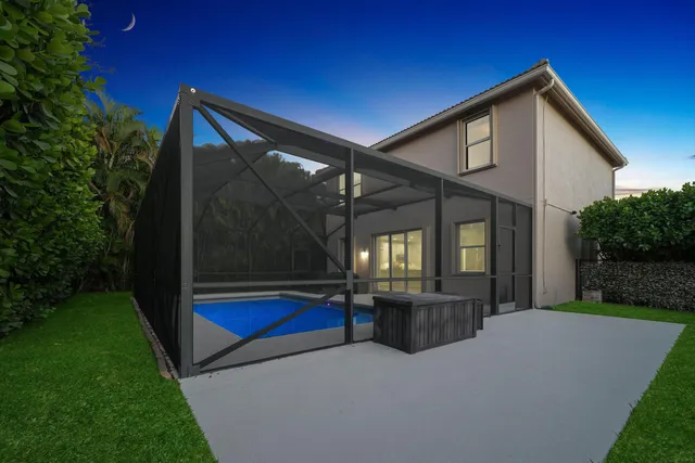 $699,000 | 6143 Southeast Crooked Oak Avenue, Hobe Sound, FL 33455