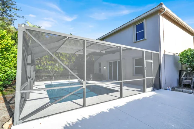 $699,000 | 6143 Southeast Crooked Oak Avenue, Hobe Sound, FL 33455