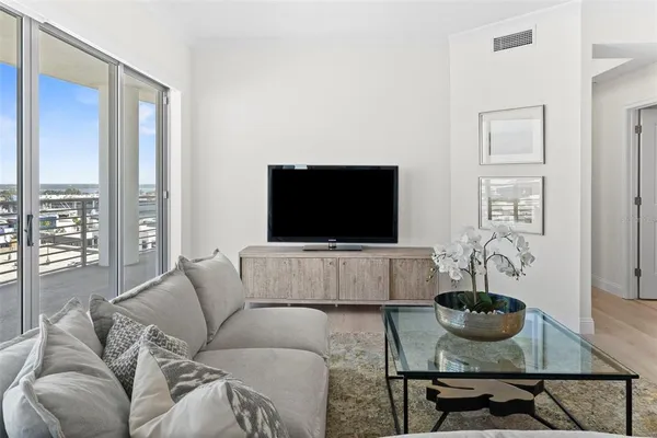 $6,300 | 449 South 12th Street, Unit 1101, Tampa, FL 33602