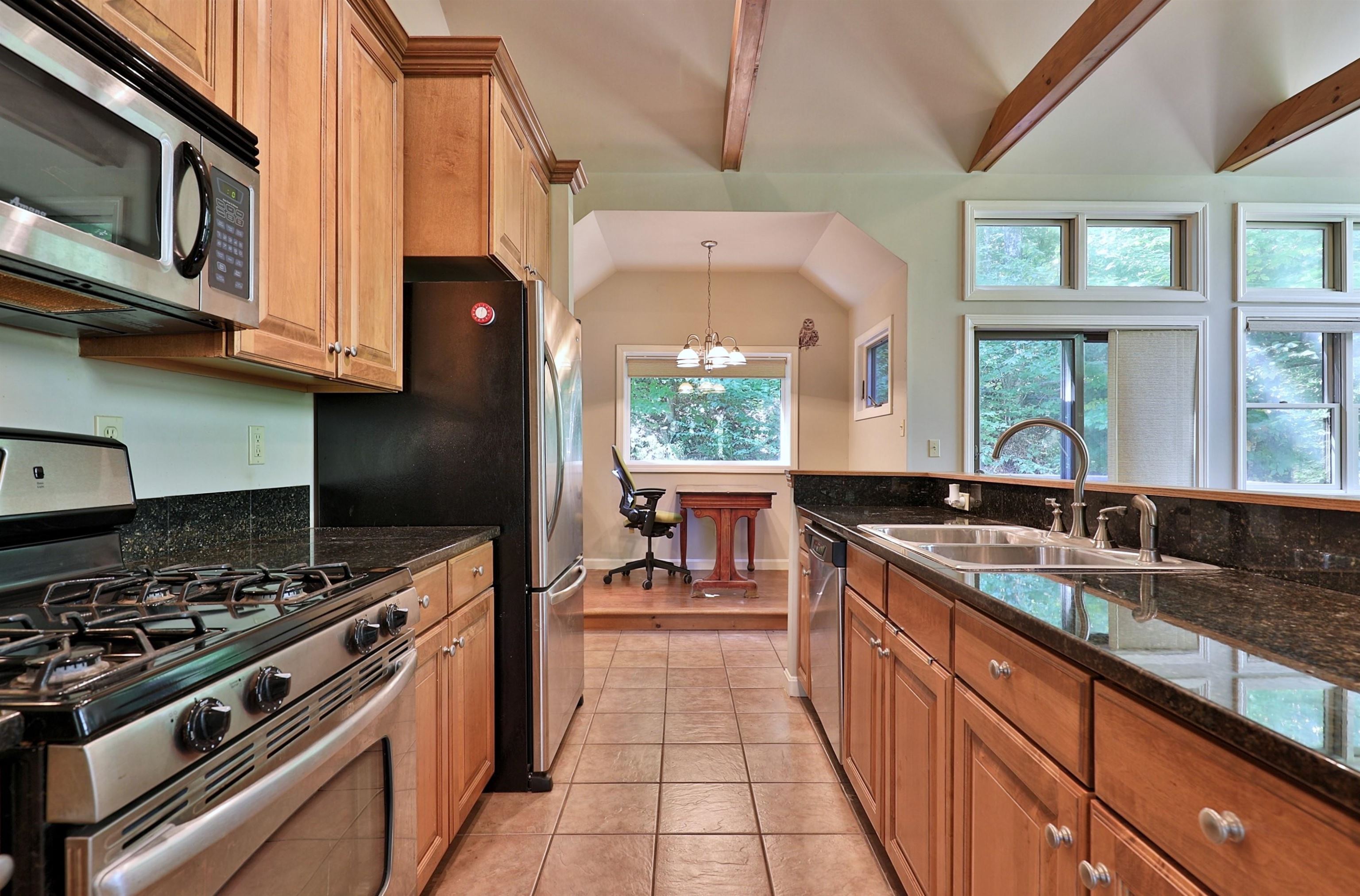 442 Crimson Hawk Road Plymouth, VT 05056 - Photo 11 of 25 Gallery Image 11