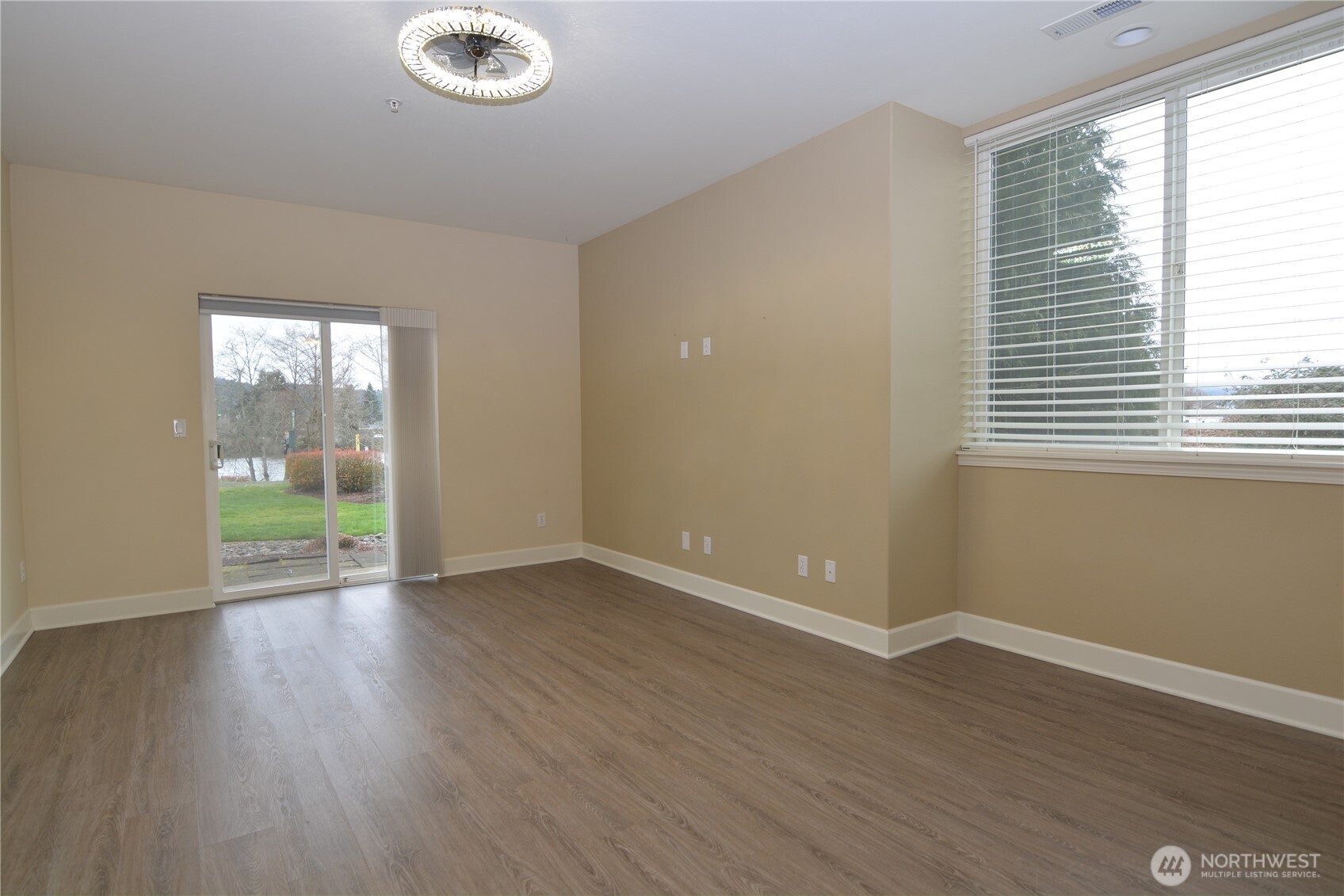 1548 River Road, Unit 107 Longview, WA 98632 - Photo 19 of 38 Gallery Image 19