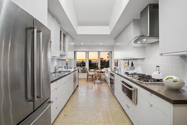 $1,899,000 | 6081 Wood Drive, Oakland, CA 94611