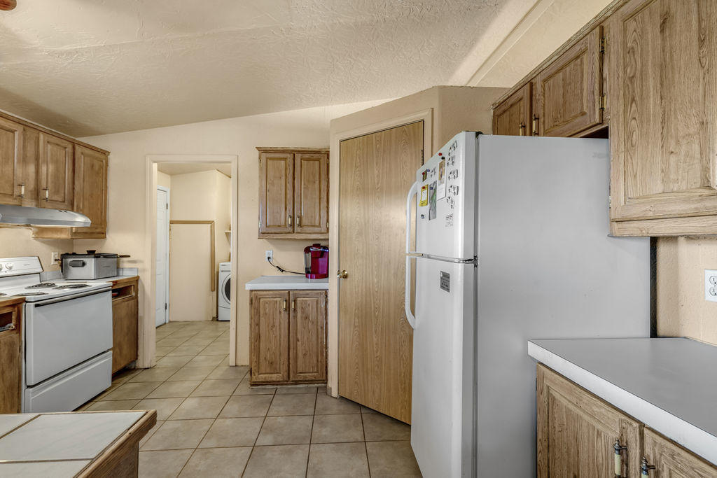 5294 Upton Road Central Point, OR 97502 - Photo 33 of 44 UR(53)