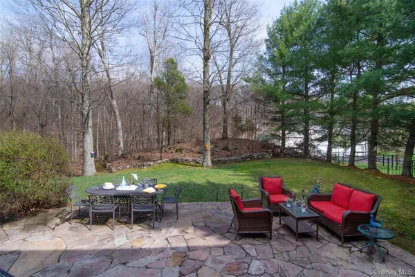 $989,000 | 77 Dimond Avenue, Cortlandt Manor, NY 10567